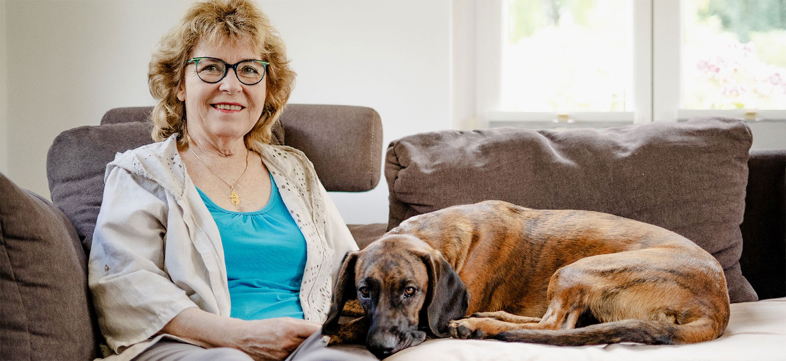 Antje-Hebel-mit Hund Antje Hebel als Rudelführer mit Hund
